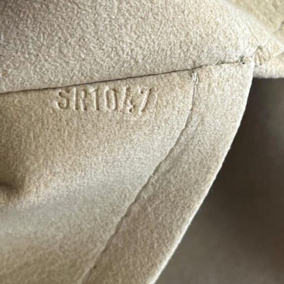 Louis Vuitton Monogram Beverly GM Shoulder Handbag - Picture 11 of 13